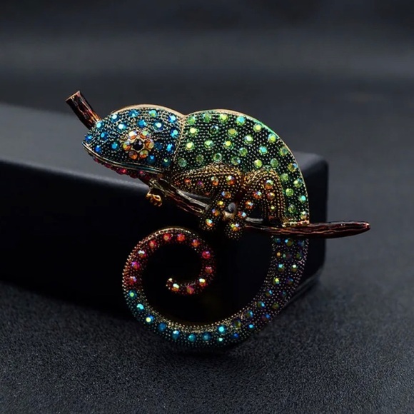 Jewelry - Chameleon Brooch / Pendant